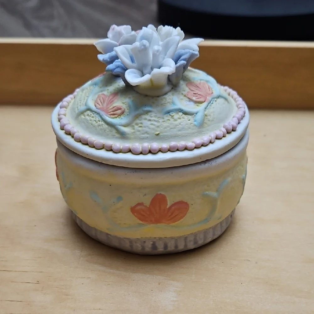 Floral Porcelain Round Trinket Box With 80s Vintage Decorative Keepsake Holder
